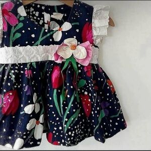 5/$40 Vintage Floral Top, Size 18 months.